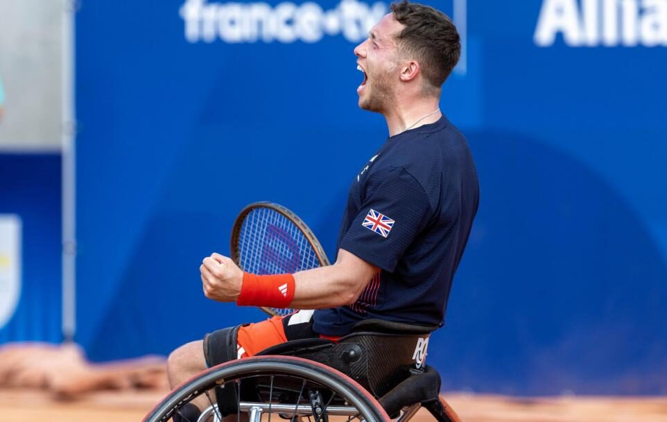 GB’s Hewett Wins and Faces Reid in Second Round