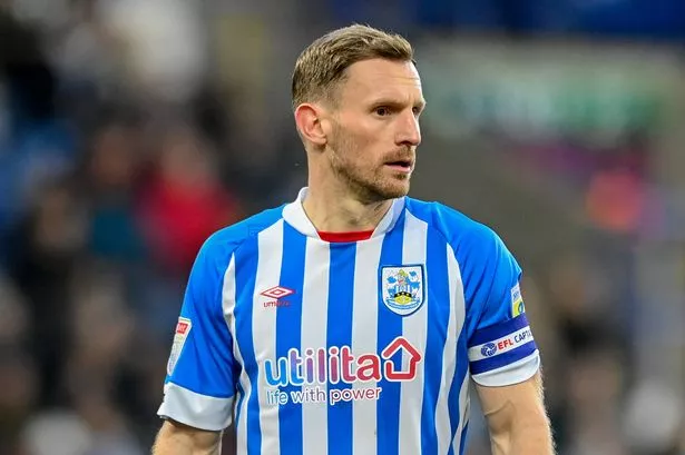Tom Lees Joins Peterborough in Experienced Defensive Boost